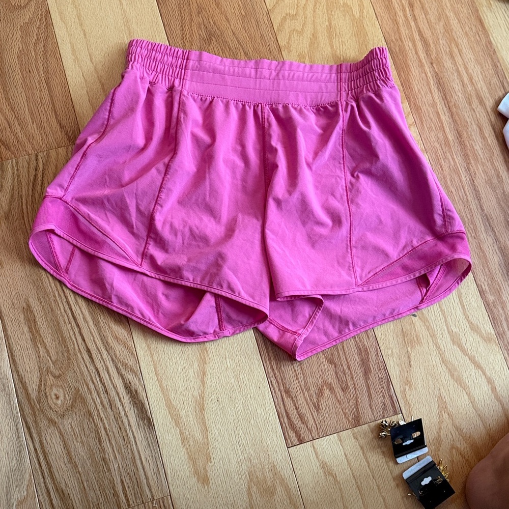 Lululemon Hotty Hot High-Rise Short 4"
Sonic Pink